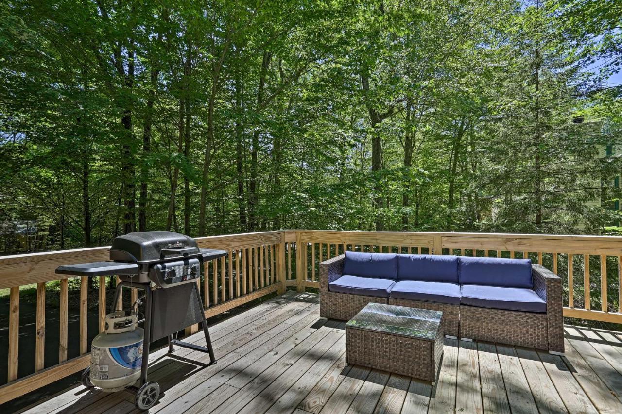 Bear Den Rustic Pocono Lake Home With Game Room! Bagian luar foto