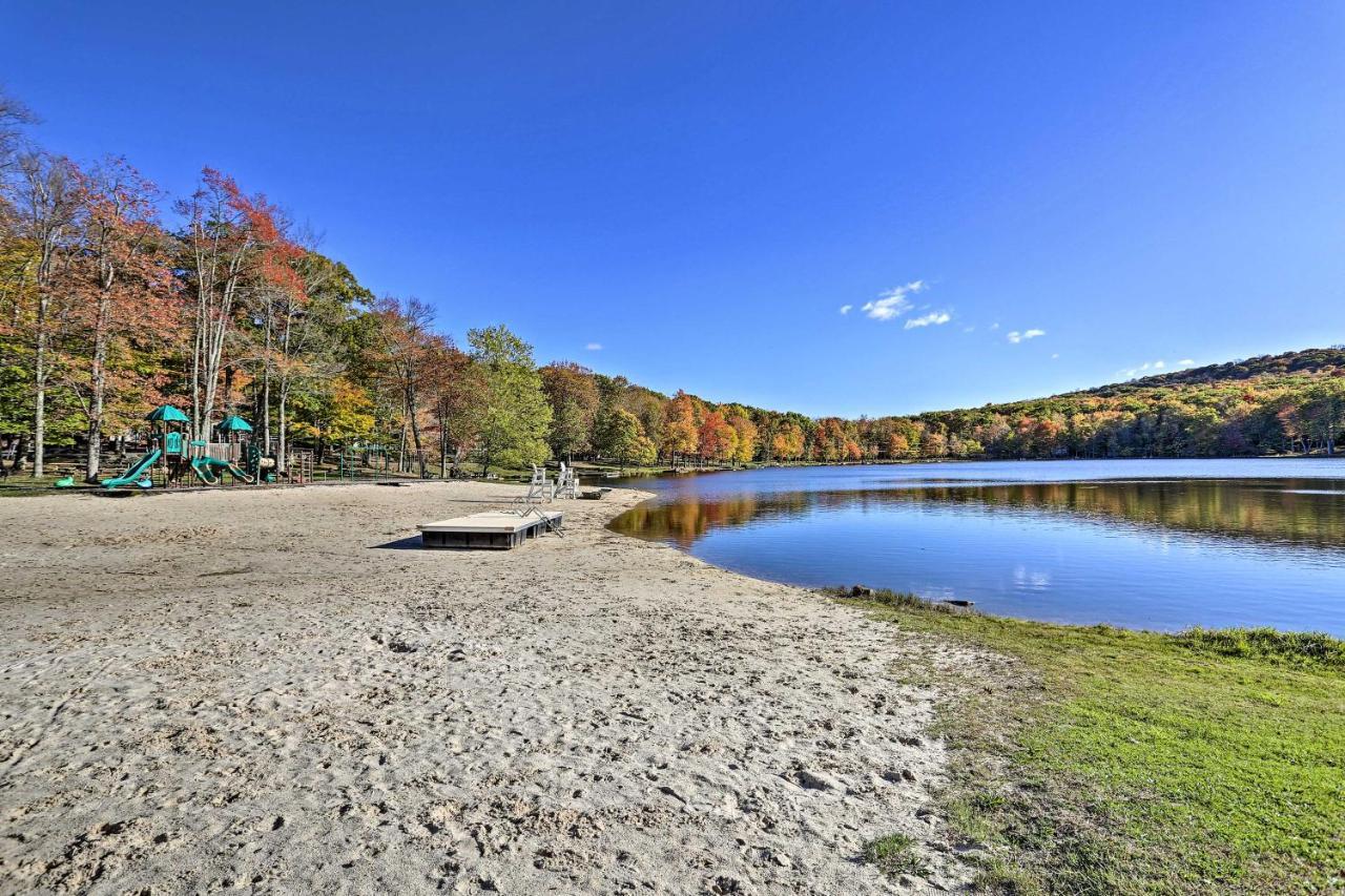 Bear Den Rustic Pocono Lake Home With Game Room! Bagian luar foto