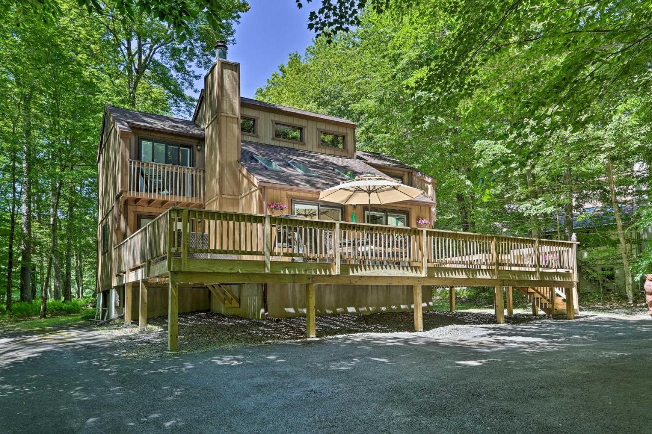 Bear Den Rustic Pocono Lake Home With Game Room! Bagian luar foto