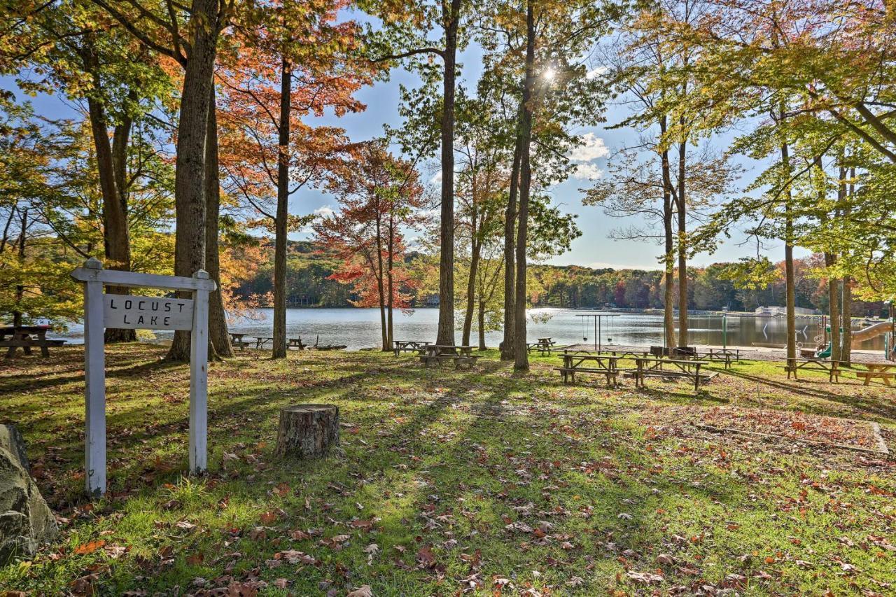 Bear Den Rustic Pocono Lake Home With Game Room! Bagian luar foto