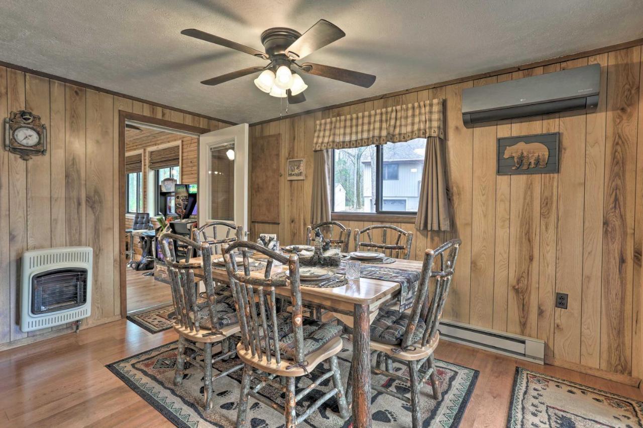 Bear Den Rustic Pocono Lake Home With Game Room! Bagian luar foto