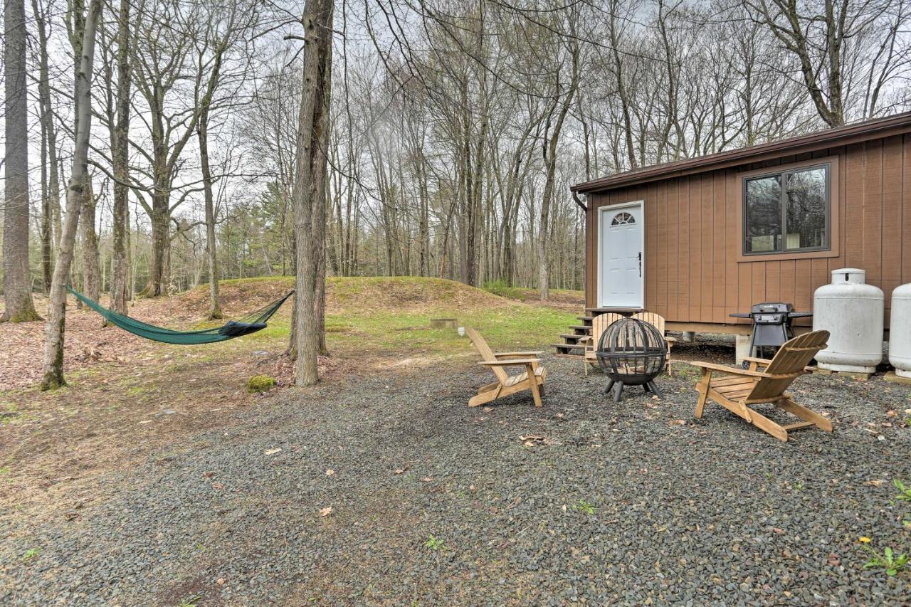 Bear Den Rustic Pocono Lake Home With Game Room! Bagian luar foto