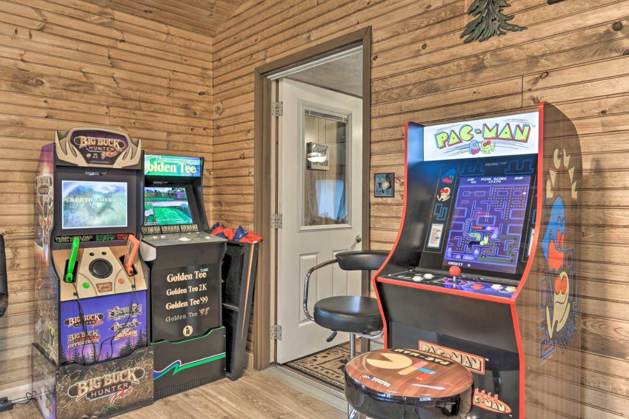Bear Den Rustic Pocono Lake Home With Game Room! Bagian luar foto