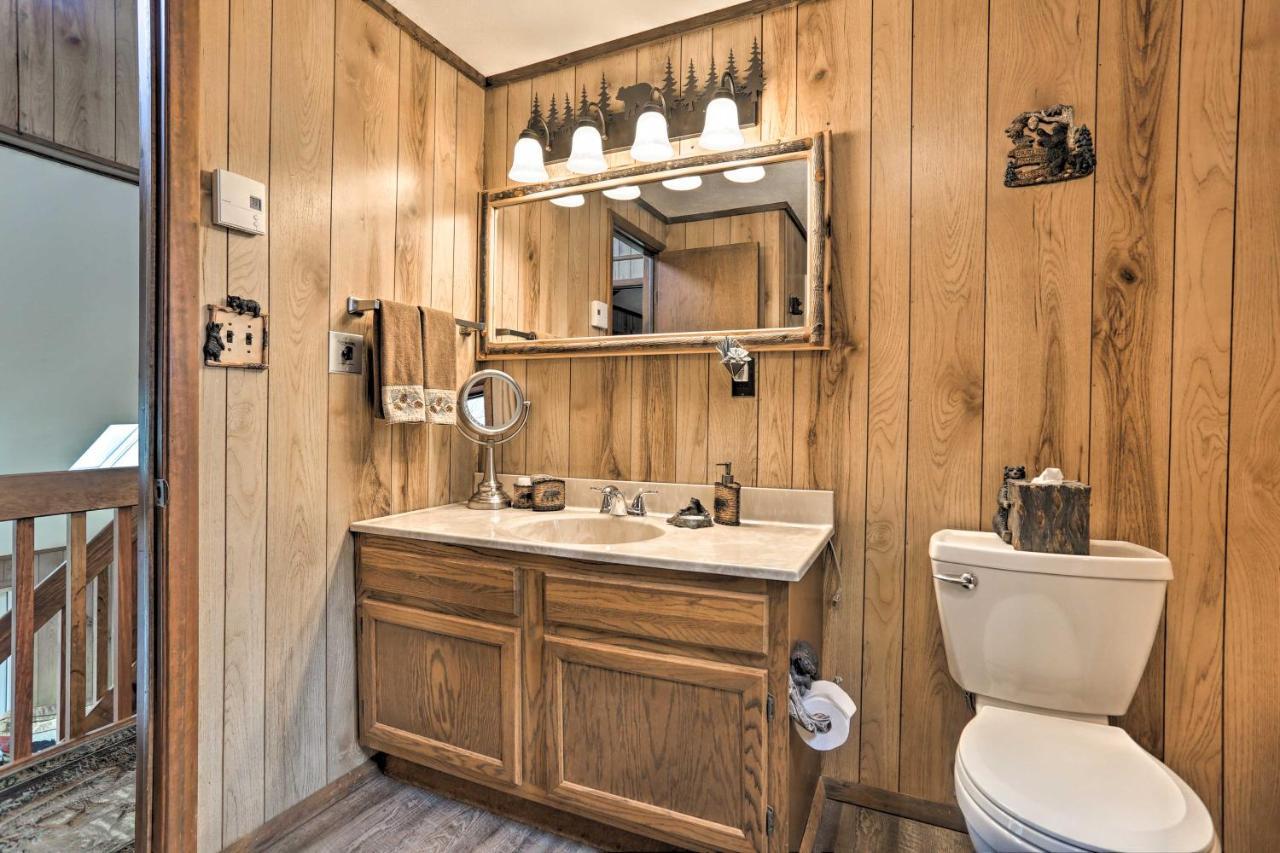 Bear Den Rustic Pocono Lake Home With Game Room! Bagian luar foto