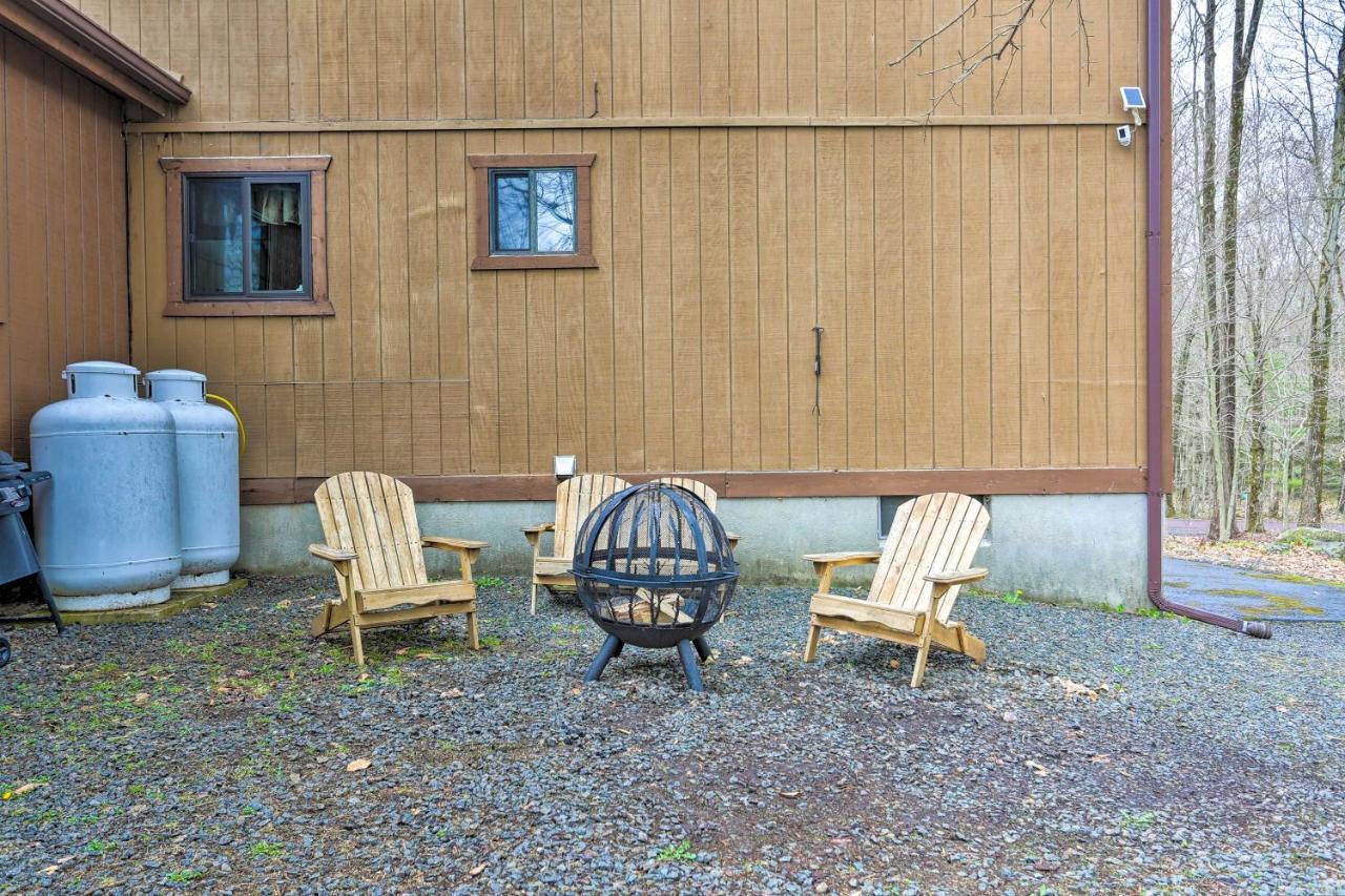 Bear Den Rustic Pocono Lake Home With Game Room! Bagian luar foto