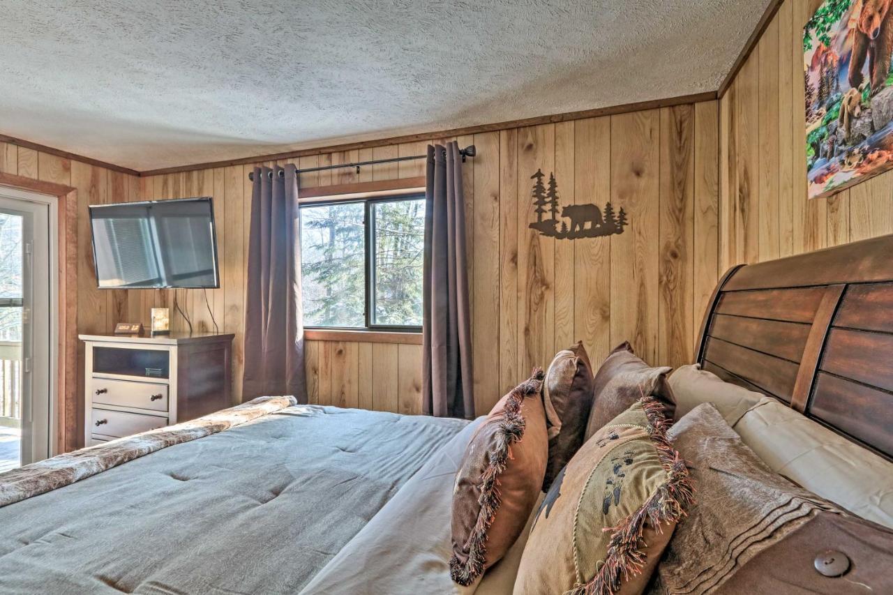 Bear Den Rustic Pocono Lake Home With Game Room! Bagian luar foto